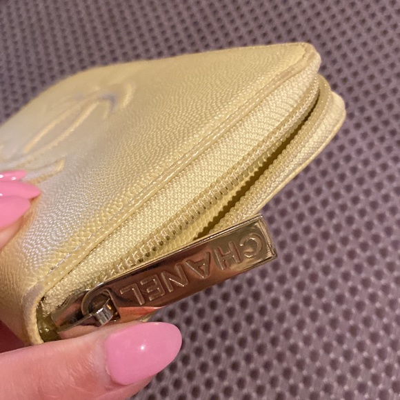 Chanel Caviar Zippy Wallet - Picture 4 of 8
